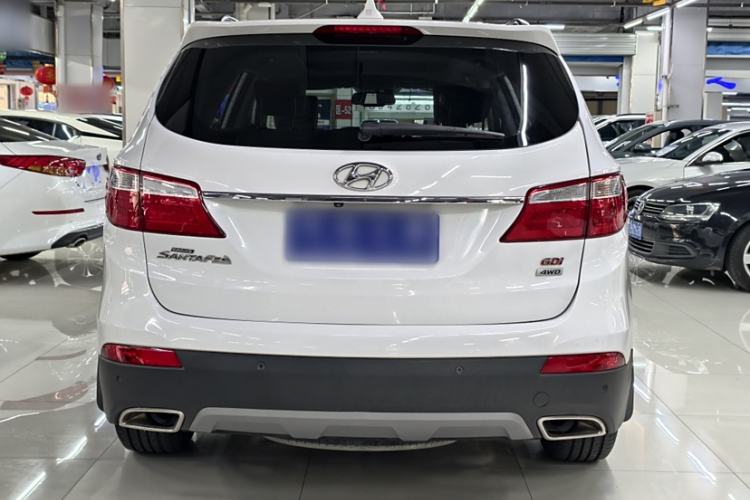 Used Hyundai Grand SantaFe 2013 3.0L 7-Seater Four-Wheel-Drive Comfort Edition Exterior 3
