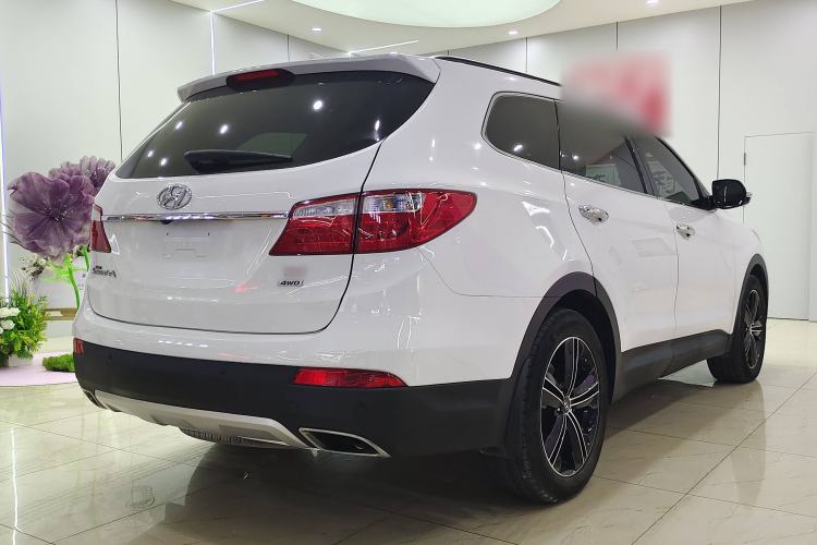 Used Hyundai Grand SantaFe 2013 3.0L 7-seat Four-Wheel-Drive Luxury Edition Exterior 4