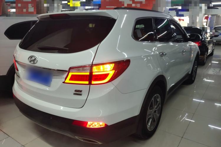 Used Hyundai Grand SantaFe 2013 3.0L 7-Seater Four-Wheel-Drive Comfort Edition Exterior 5