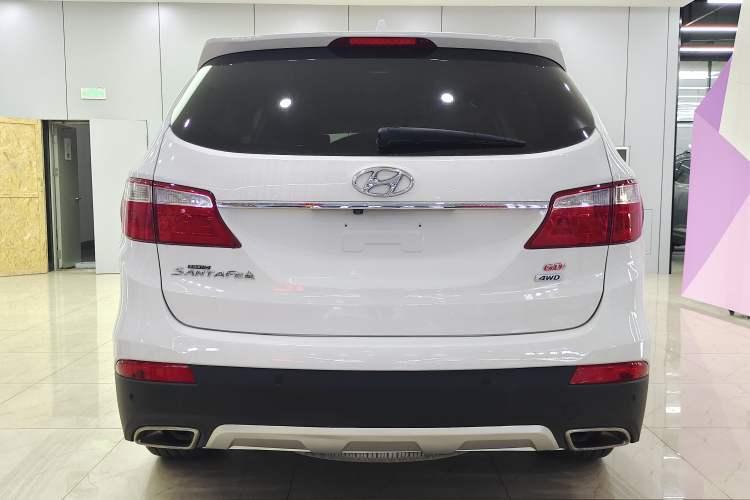 Used Hyundai Grand SantaFe 2013 3.0L 7-seat Four-Wheel-Drive Luxury Edition Exterior 5