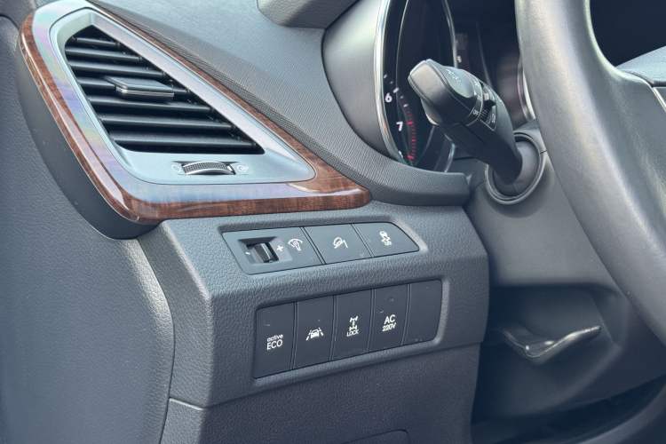 Used Hyundai Grand SantaFe 2013 3.0L 7-Seater 4x4 Flagship Edition Exterior 9