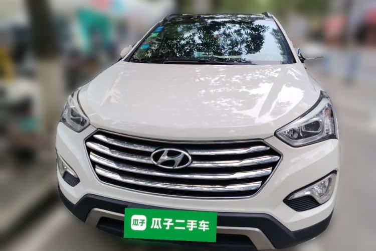 Used Hyundai Grand SantaFe 2013 3.0L 7-Seater Four-Wheel-Drive Comfort Edition Front