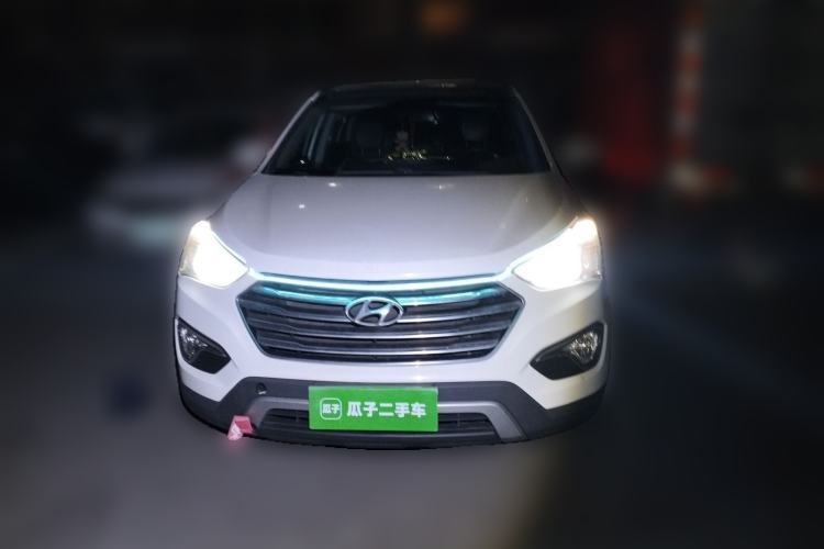 Used Hyundai Grand SantaFe 2013 3.0L 7-Seater Four-Wheel-Drive Comfort Edition Front