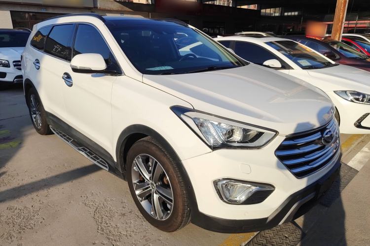 Used Hyundai Grand SantaFe 2013 3.0L 7-Seater 4x4 Flagship Edition Front Right 45 Deg