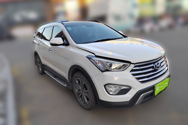 Used Hyundai Grand SantaFe 2013 3.0L 7-Seater Four-Wheel-Drive Comfort Edition Front Right 45 Deg