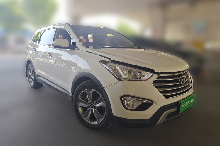 Used Hyundai Grand SantaFe 2013 3.0L 7-Seater Four-Wheel-Drive Comfort Edition Front Right 45 Deg