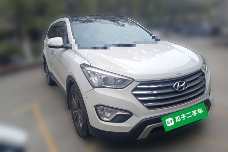 Used Hyundai Grand SantaFe 2013 3.0L 7-Seater Two-Wheel Drive Comfort Edition Front Right 45 Deg