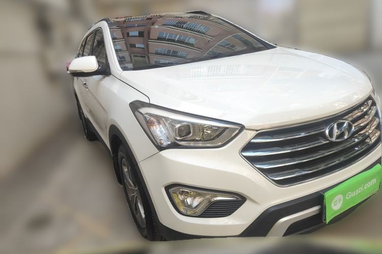 Used Hyundai Grand SantaFe 2013 3.0L 7-Seater Four-Wheel-Drive Comfort Edition Front Right 45 Deg
