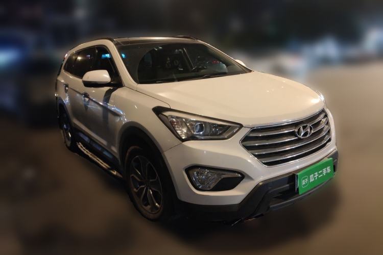 Used Hyundai Grand SantaFe 2013 3.0L 7-Seater Four-Wheel-Drive Comfort Edition Front Right 45 Deg