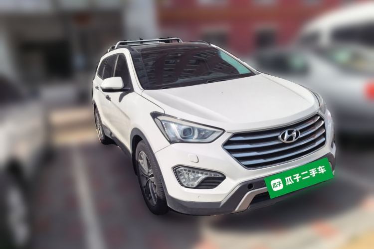 Used Hyundai Grand SantaFe 2013 3.0L 6-seat 4x4 Brown Interior Flagship Edition Front Right 45 Deg
