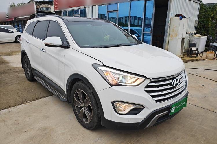 Used Hyundai Grand SantaFe 2013 3.0L 7-Seater Four-Wheel-Drive Comfort Edition Front Right 45 Deg