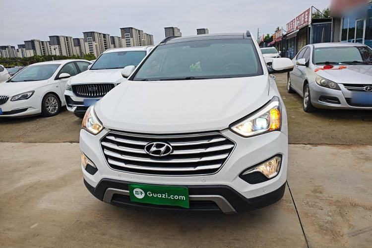 Used Hyundai Grand SantaFe 2013 3.0L 7-Seater Four-Wheel-Drive Comfort Edition Front