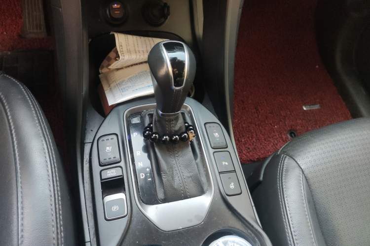 Used Hyundai Grand SantaFe 2013 2.2T 7-Seater Four-Wheel-Drive Flagship Edition Gear Lever