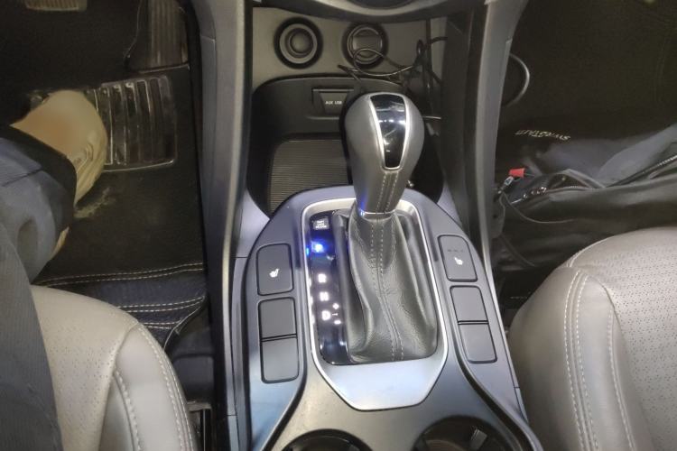 Used Hyundai Grand SantaFe 2013 3.0L 7-Seater Four-Wheel-Drive Comfort Edition Gear Lever