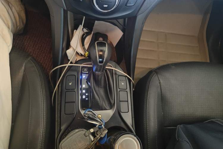 Used Hyundai Grand SantaFe 2013 3.0L 7-Seater Four-Wheel-Drive Comfort Edition Gear Lever
