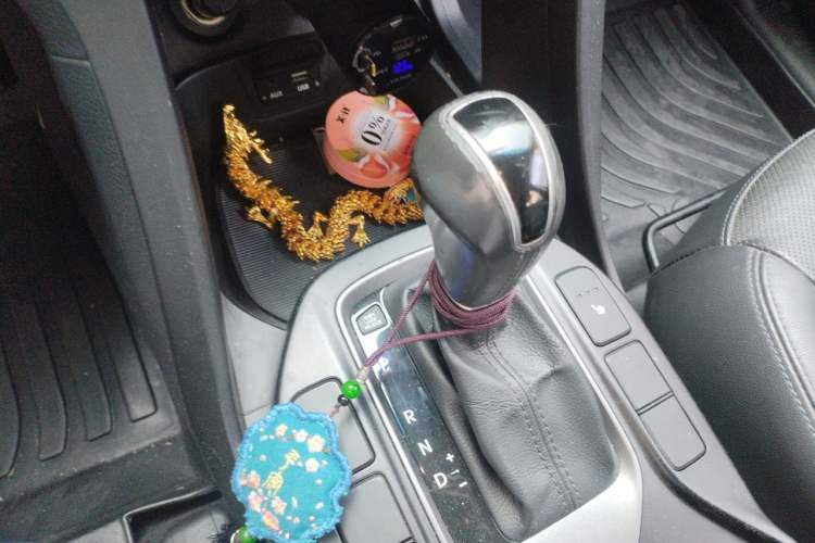 Used Hyundai Grand SantaFe 2013 3.0L 7-Seater Four-Wheel-Drive Comfort Edition Gear Lever