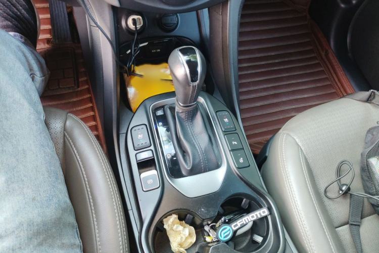 Used Hyundai Grand SantaFe 2013 3.0L 7-Seater 4x4 Flagship Edition Gear Lever
