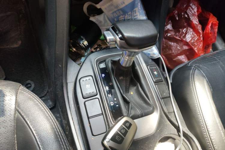 Used Hyundai Grand SantaFe 2013 2.2T 7-Seater Four-Wheel-Drive Luxury Edition Gear Lever