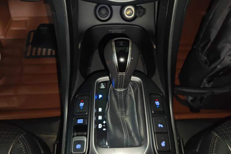 Used Hyundai Grand SantaFe 2013 3.0L 7-Seater 4x4 Flagship Edition Gear Lever
