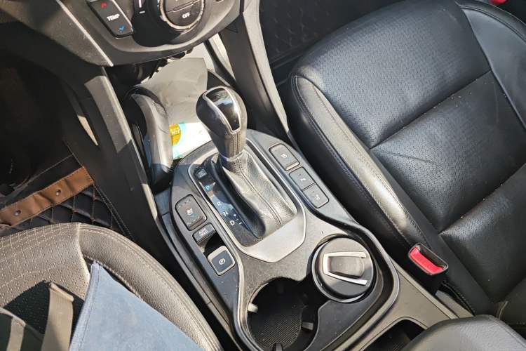Used Hyundai Grand SantaFe 2013 3.0L 7-Seater 4x4 Flagship Edition Gear Lever