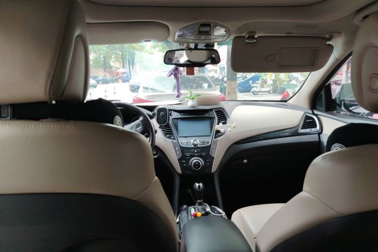 Used Hyundai Grand SantaFe 2013 3.0L 7-Seater Four-Wheel-Drive Comfort Edition Headliner
