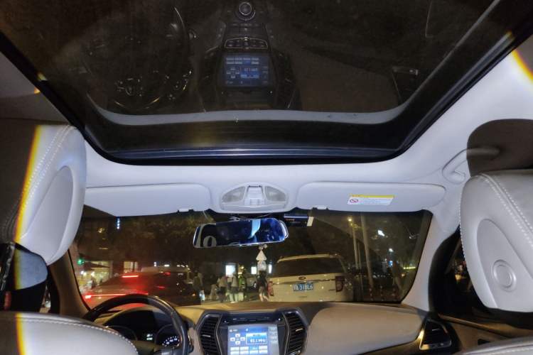 Used Hyundai Grand SantaFe 2013 3.0L 7-Seater Four-Wheel-Drive Comfort Edition Headliner