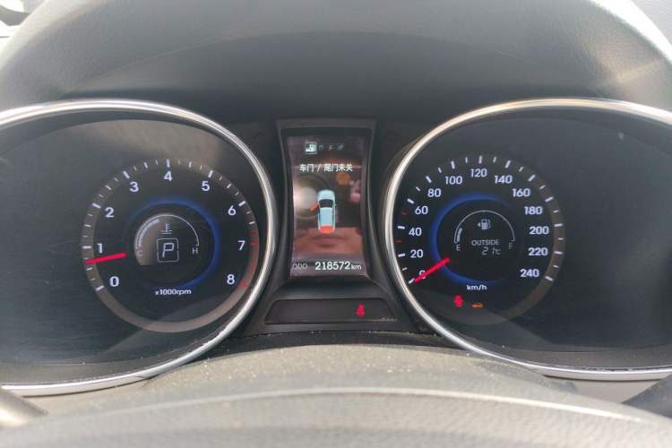 Used Hyundai Grand SantaFe 2013 3.0L 7-Seater Four-Wheel-Drive Comfort Edition Instrument Cluster