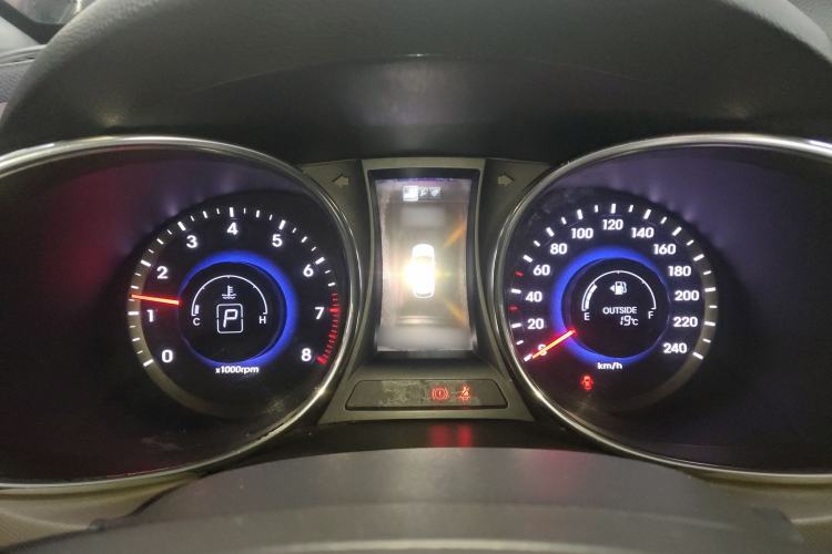 Used Hyundai Grand SantaFe 2013 3.0L 7-Seater Four-Wheel-Drive Comfort Edition Instrument Cluster