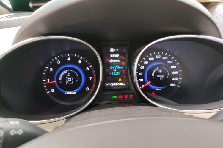 Used Hyundai Grand SantaFe 2013 3.0L 7-Seater Four-Wheel-Drive Comfort Edition Instrument Cluster