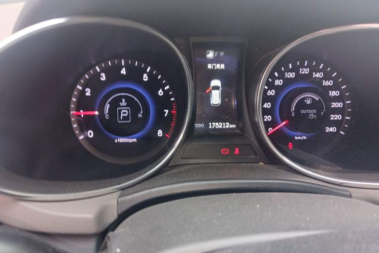Used Hyundai Grand SantaFe 2013 3.0L 7-Seater Two-Wheel Drive Comfort Edition Instrument Cluster
