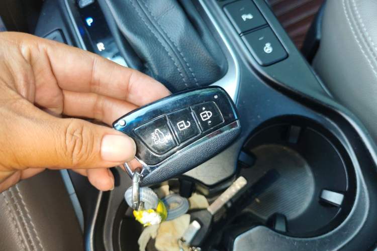 Used Hyundai Grand SantaFe 2013 3.0L 7-Seater 4x4 Flagship Edition Interior 1