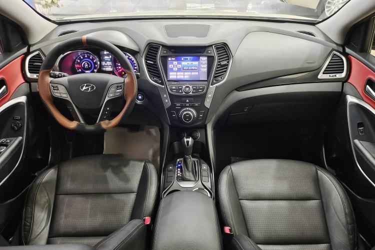 Used Hyundai Grand SantaFe 2013 3.0L 7-seat Four-Wheel-Drive Luxury Edition Interior 1