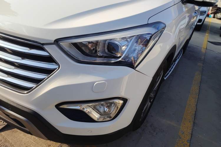 Used Hyundai Grand SantaFe 2013 3.0L 7-Seater 4x4 Flagship Edition Left Front Headlight