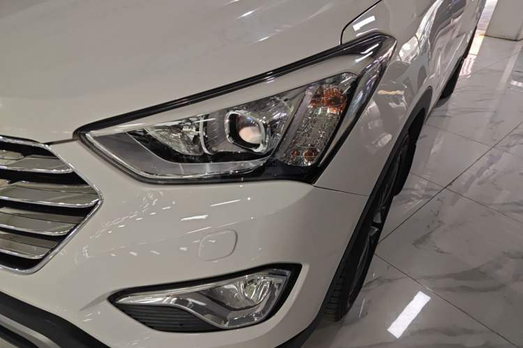 Used Hyundai Grand SantaFe 2013 3.0L 7-Seater 4x4 Flagship Edition Left Front Headlight