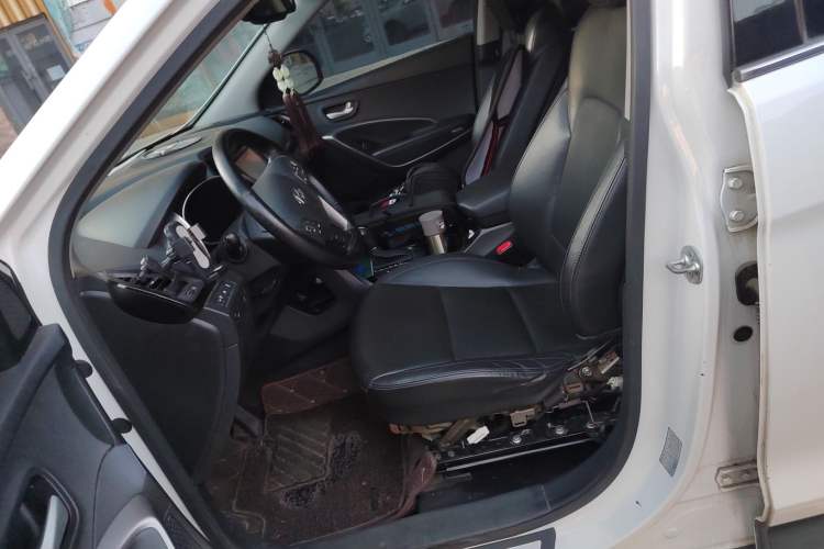 Used Hyundai Grand SantaFe 2013 3.0L 7-Seater Four-Wheel-Drive Comfort Edition Left Front Seat