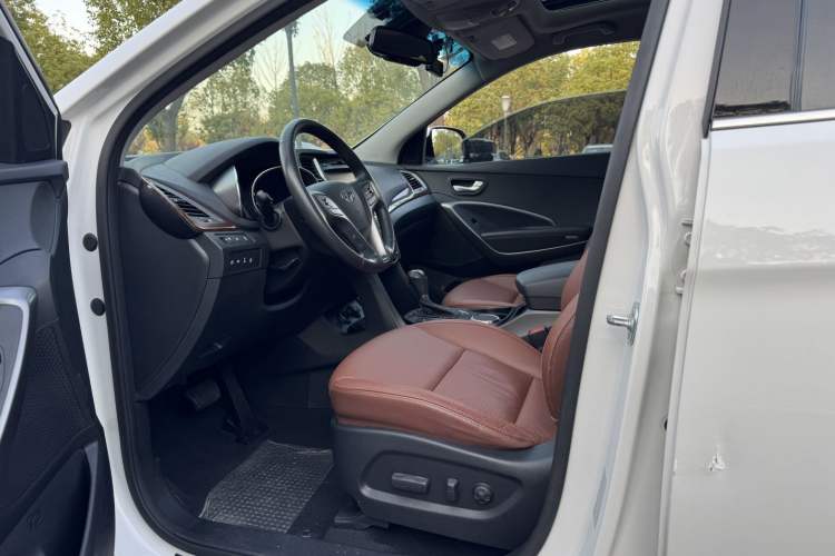 Used Hyundai Grand SantaFe 2013 3.0L 7-Seater 4x4 Flagship Edition Left Front Seat