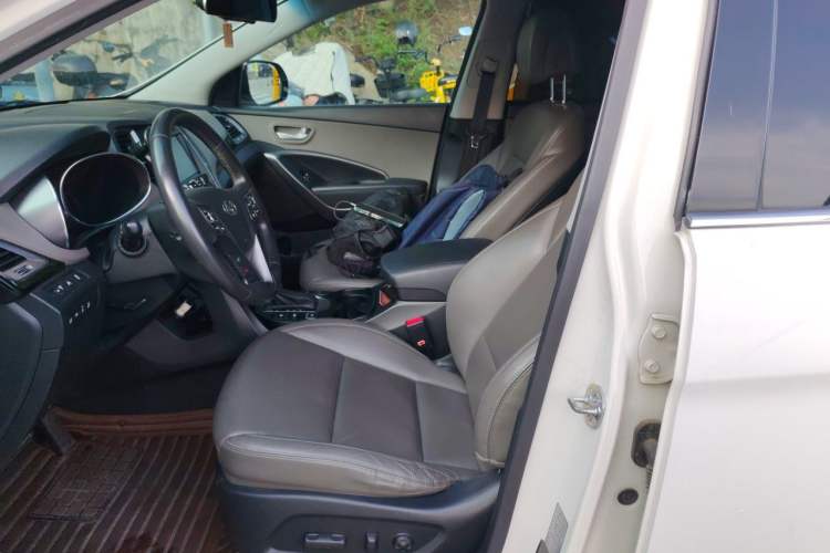 Used Hyundai Grand SantaFe 2013 3.0L 7-Seater 4x4 Flagship Edition Left Front Seat