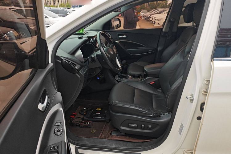 Used Hyundai Grand SantaFe 2013 3.0L 7-Seater Four-Wheel-Drive Comfort Edition Left Front Seat