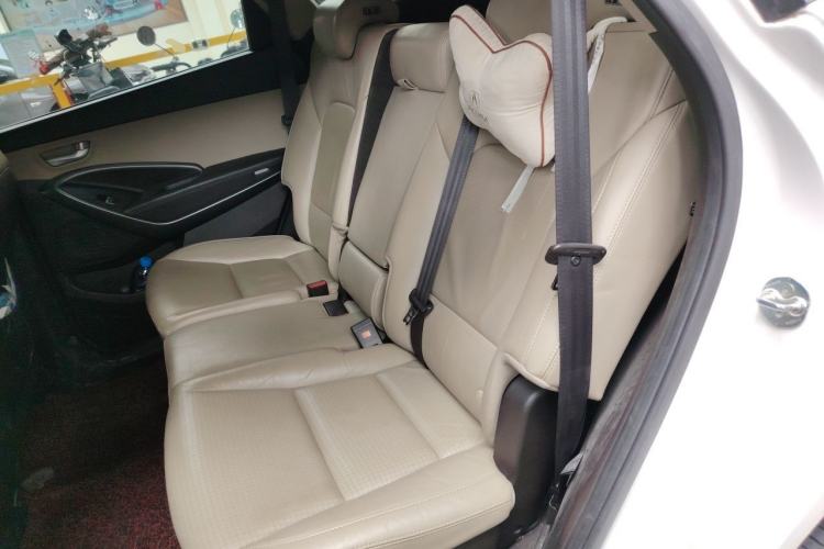 Used Hyundai Grand SantaFe 2013 3.0L 7-Seater Four-Wheel-Drive Comfort Edition Left Rear Seat