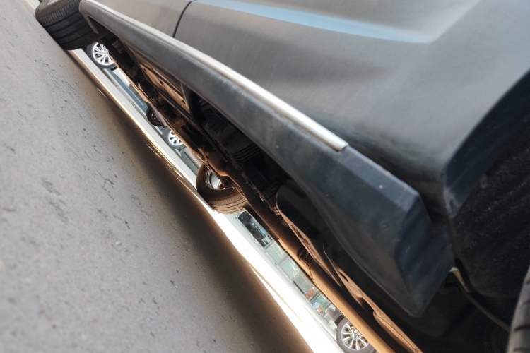 Used Hyundai Grand SantaFe 2013 3.0L 7-Seater 4x4 Flagship Edition Left Side Sill