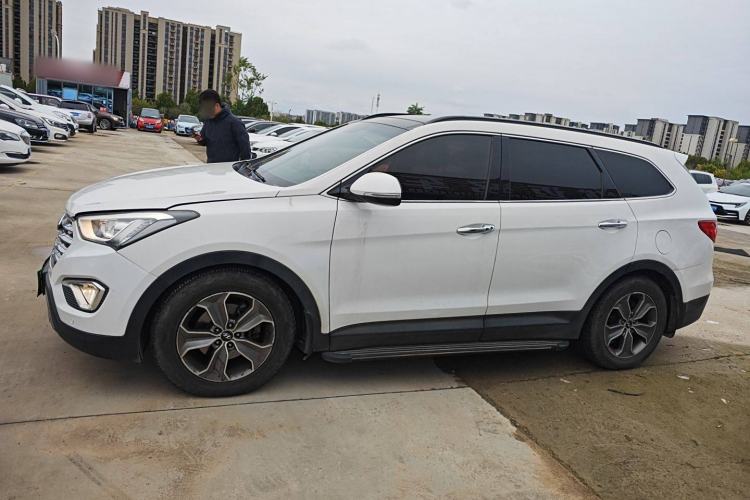 Used Hyundai Grand SantaFe 2013 3.0L 7-Seater Four-Wheel-Drive Comfort Edition Left Side