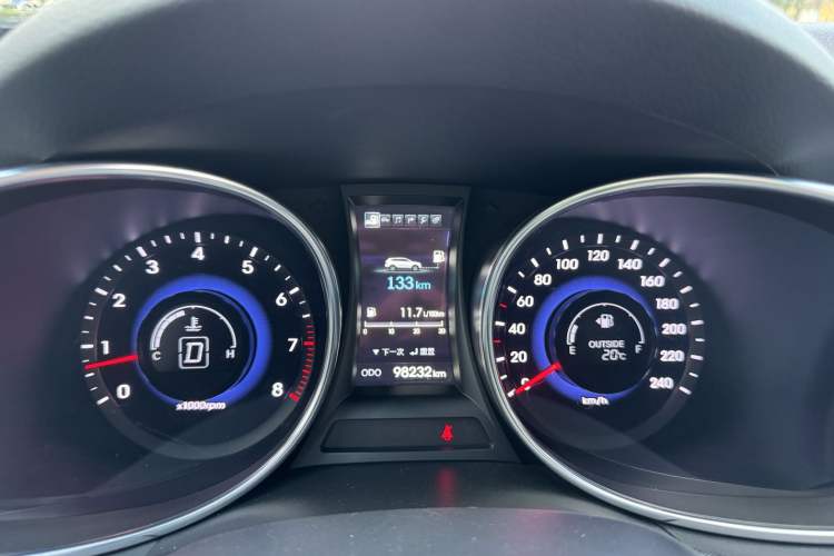 Used Hyundai Grand SantaFe 2013 3.0L 7-Seater 4x4 Flagship Edition Odometer Close Up