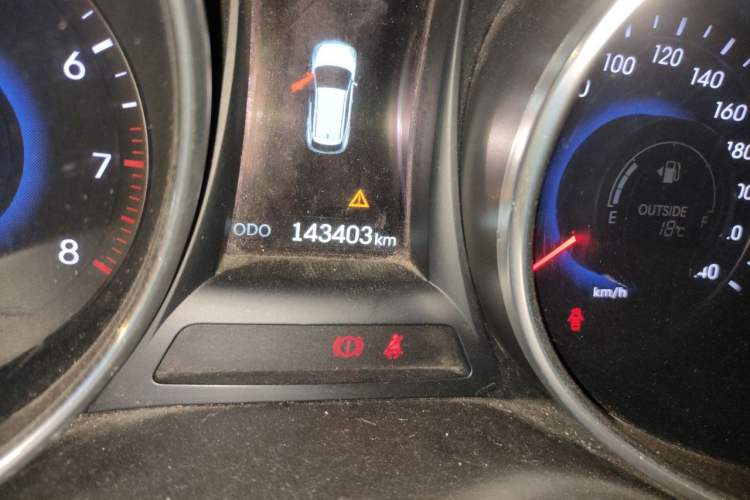 Used Hyundai Grand SantaFe 2013 3.0L 7-Seater Four-Wheel-Drive Comfort Edition Odometer Close Up