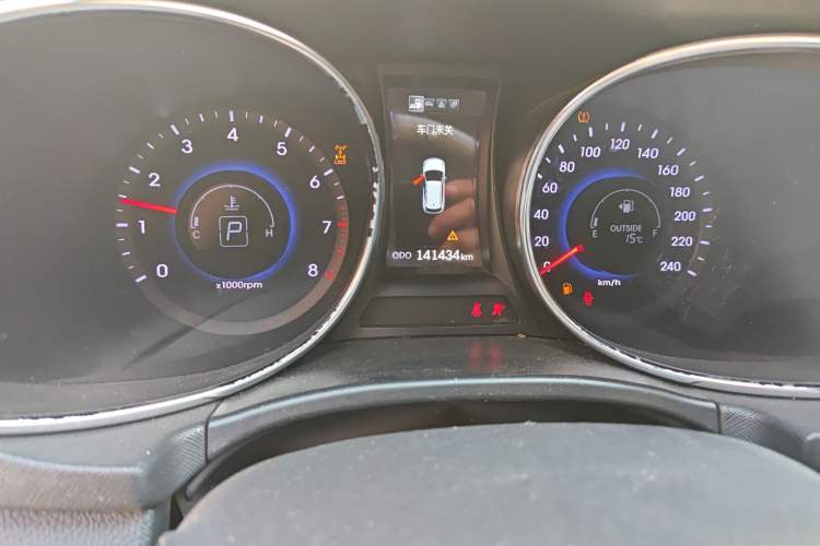 Used Hyundai Grand SantaFe 2013 3.0L 7-Seater 4x4 Flagship Edition Odometer Close Up