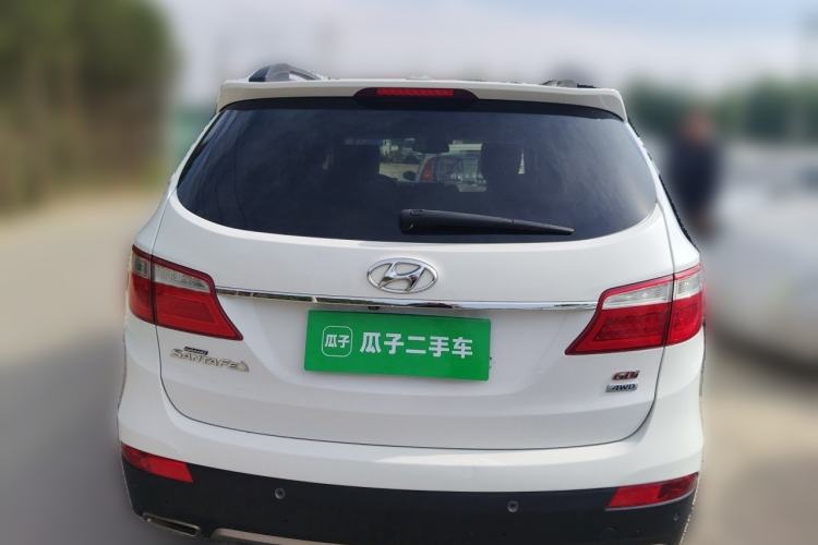 Used Hyundai Grand SantaFe 2013 3.0L 7-Seater Four-Wheel-Drive Comfort Edition Rear