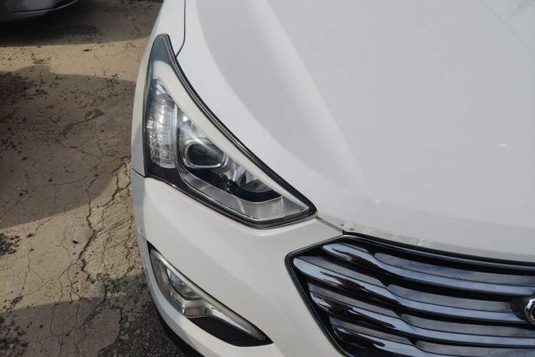 Used Hyundai Grand SantaFe 2013 3.0L 7-Seater Four-Wheel-Drive Comfort Edition Right Front Headlight