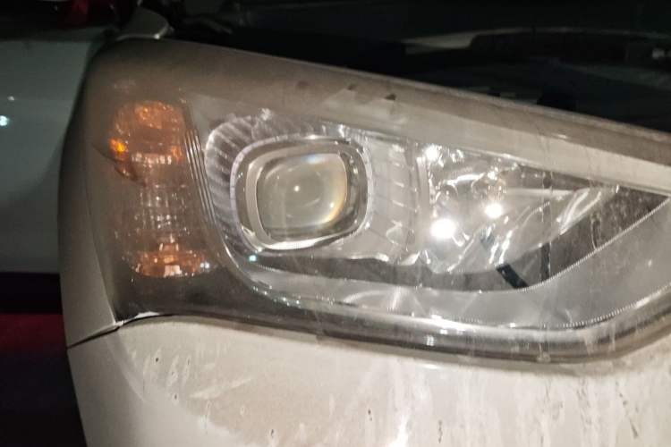 Used Hyundai Grand SantaFe 2013 3.0L 7-Seater Four-Wheel-Drive Comfort Edition Right Front Headlight