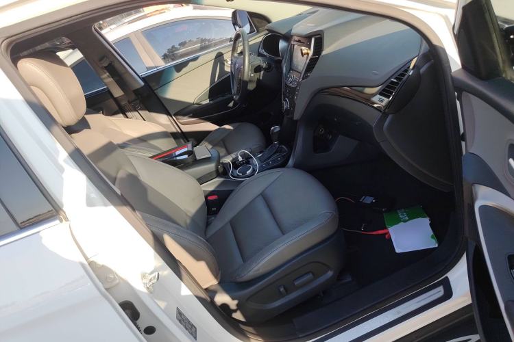 Used Hyundai Grand SantaFe 2013 3.0L 7-Seater 4x4 Flagship Edition Right Front Seat