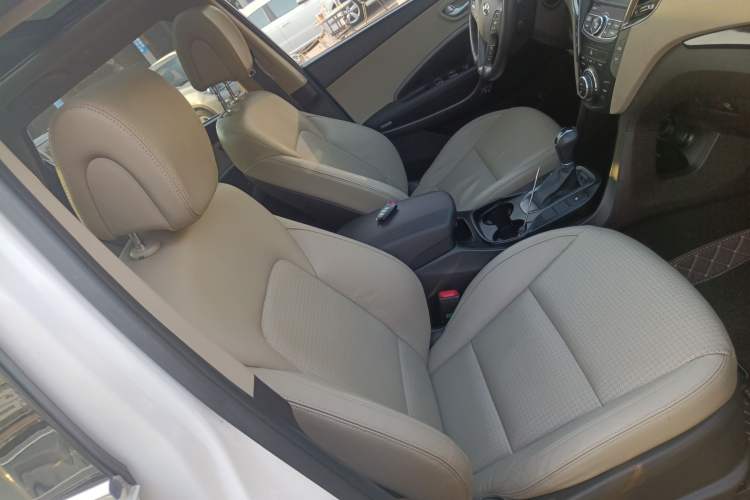 Used Hyundai Grand SantaFe 2013 2.2T 7-Seater Four-Wheel-Drive Comfort Edition Right Front Seat
