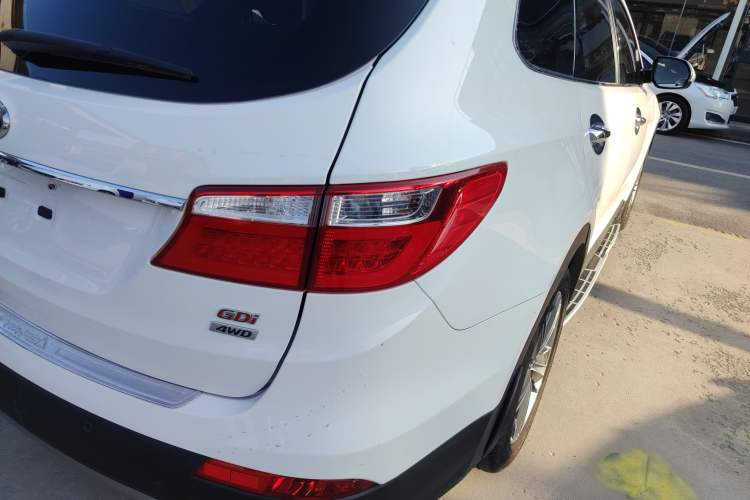 Used Hyundai Grand SantaFe 2013 3.0L 7-Seater 4x4 Flagship Edition Right Rear Taillight